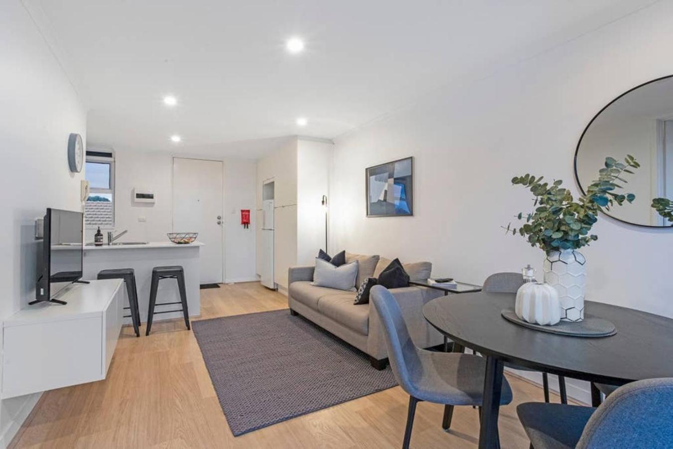 1 Bdr Stunning Views South * Perth