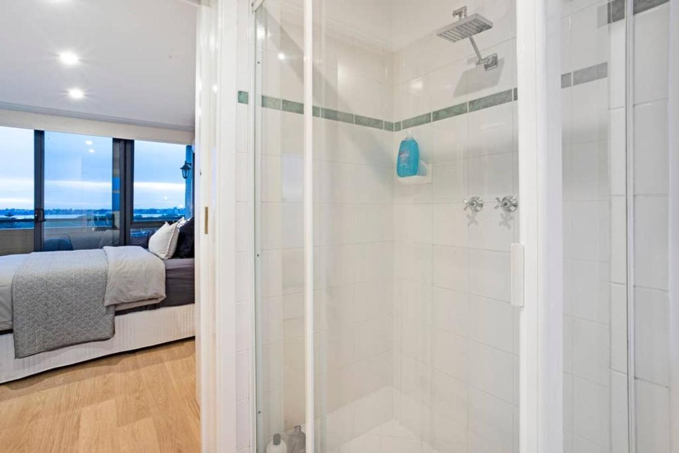 Apartment 1 Bdr Stunning Views South *