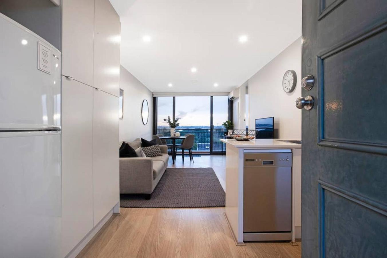 1 Bdr Stunning Views South Perth