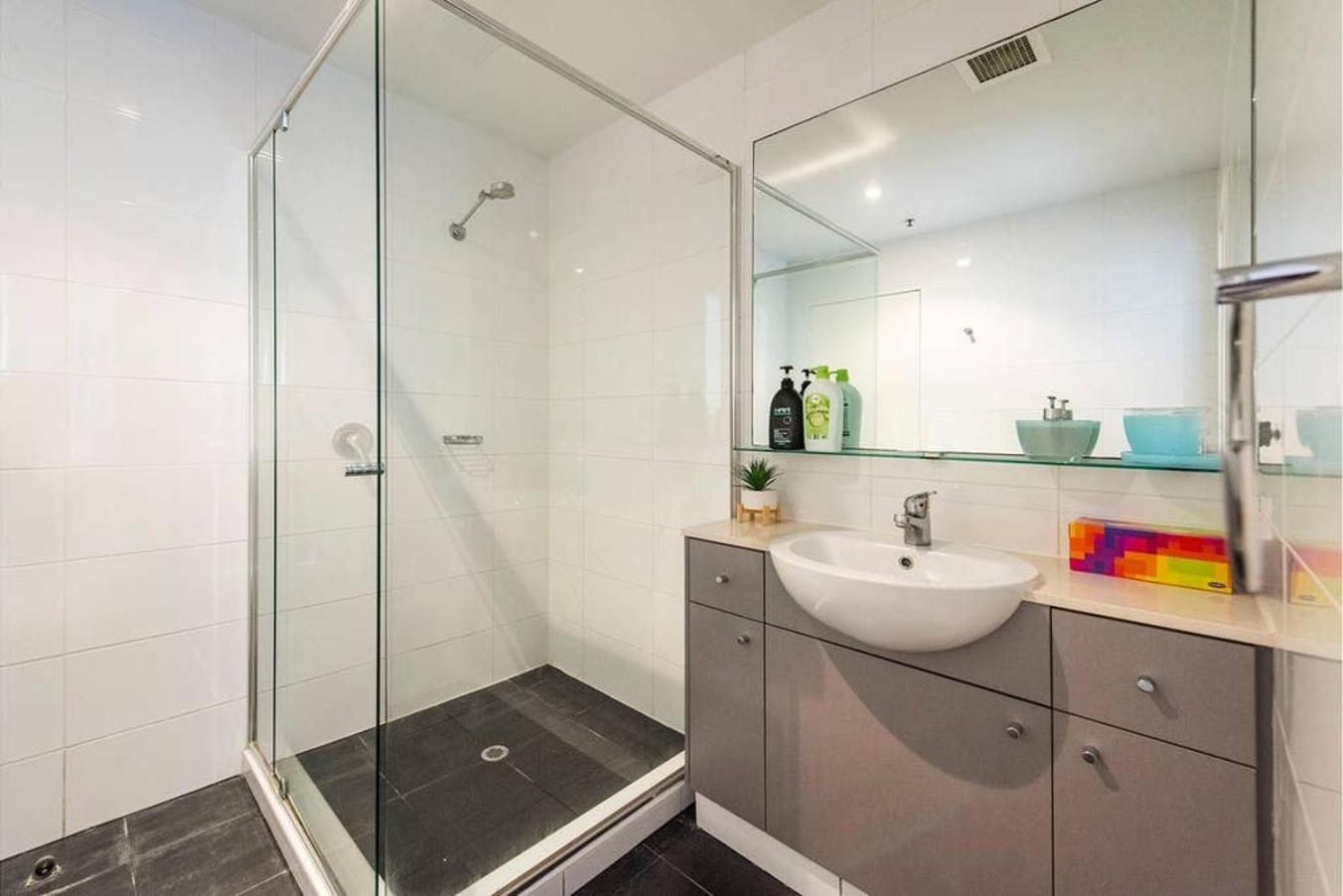 Barrack Street Pad 2br 2 Bth Apartemen *