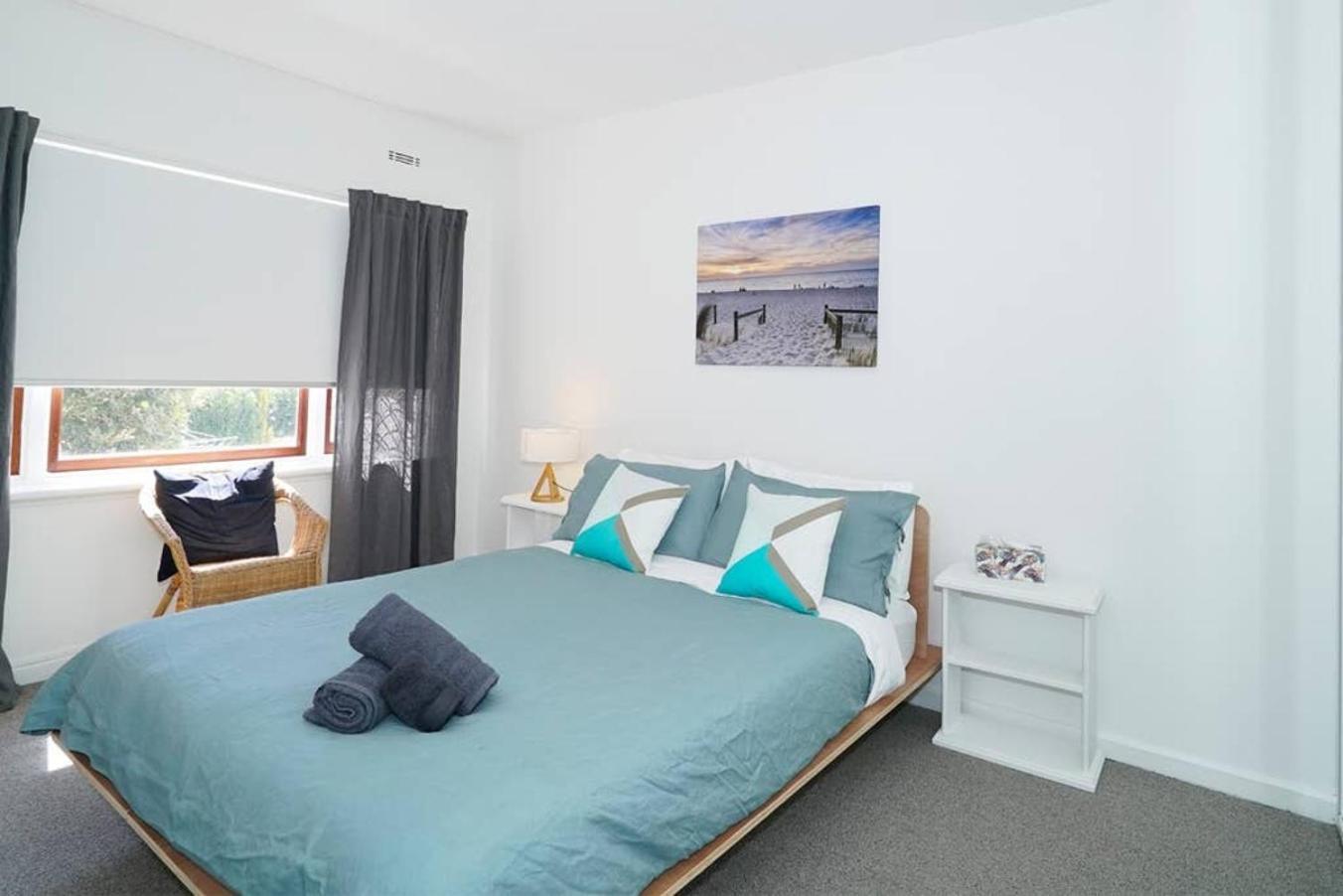 Cottesloe Delight Sleeps 4 * Perth