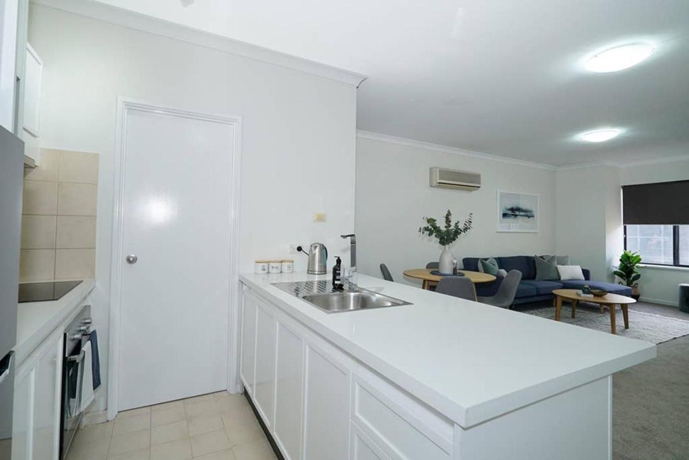 Classic East - Close To Optus Stadium Apartment *