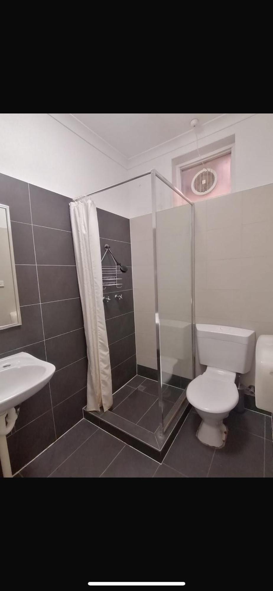 Hostel Wallaby Backpackers - Note - Valid Passport Required To Check In -