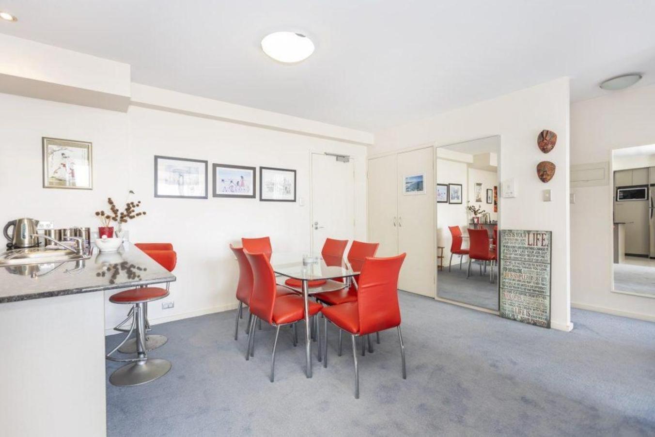 24 Amazing Adelaide Tce 2br 2ba Location Apartment