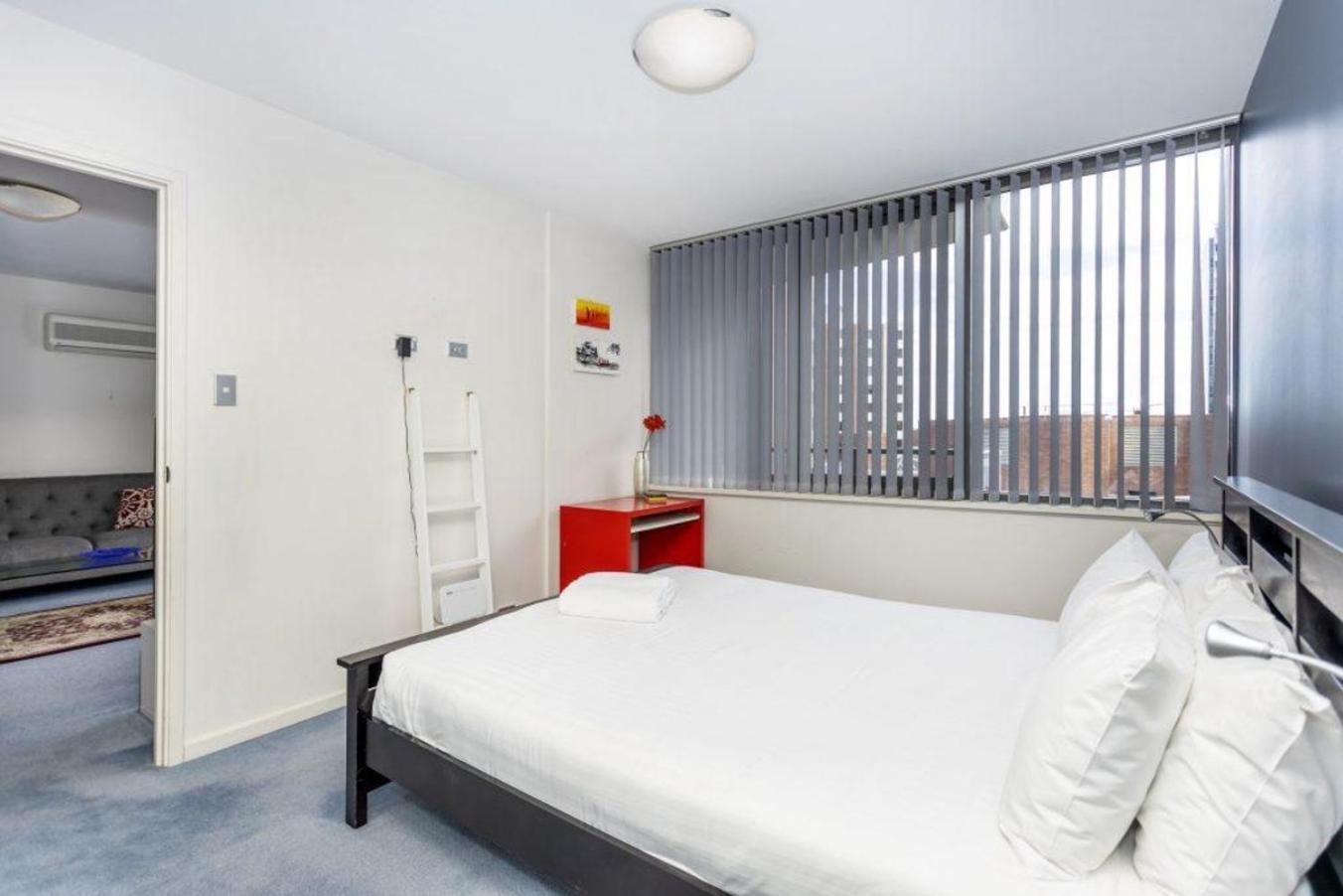 24 Amazing Adelaide Tce 2br 2ba Location