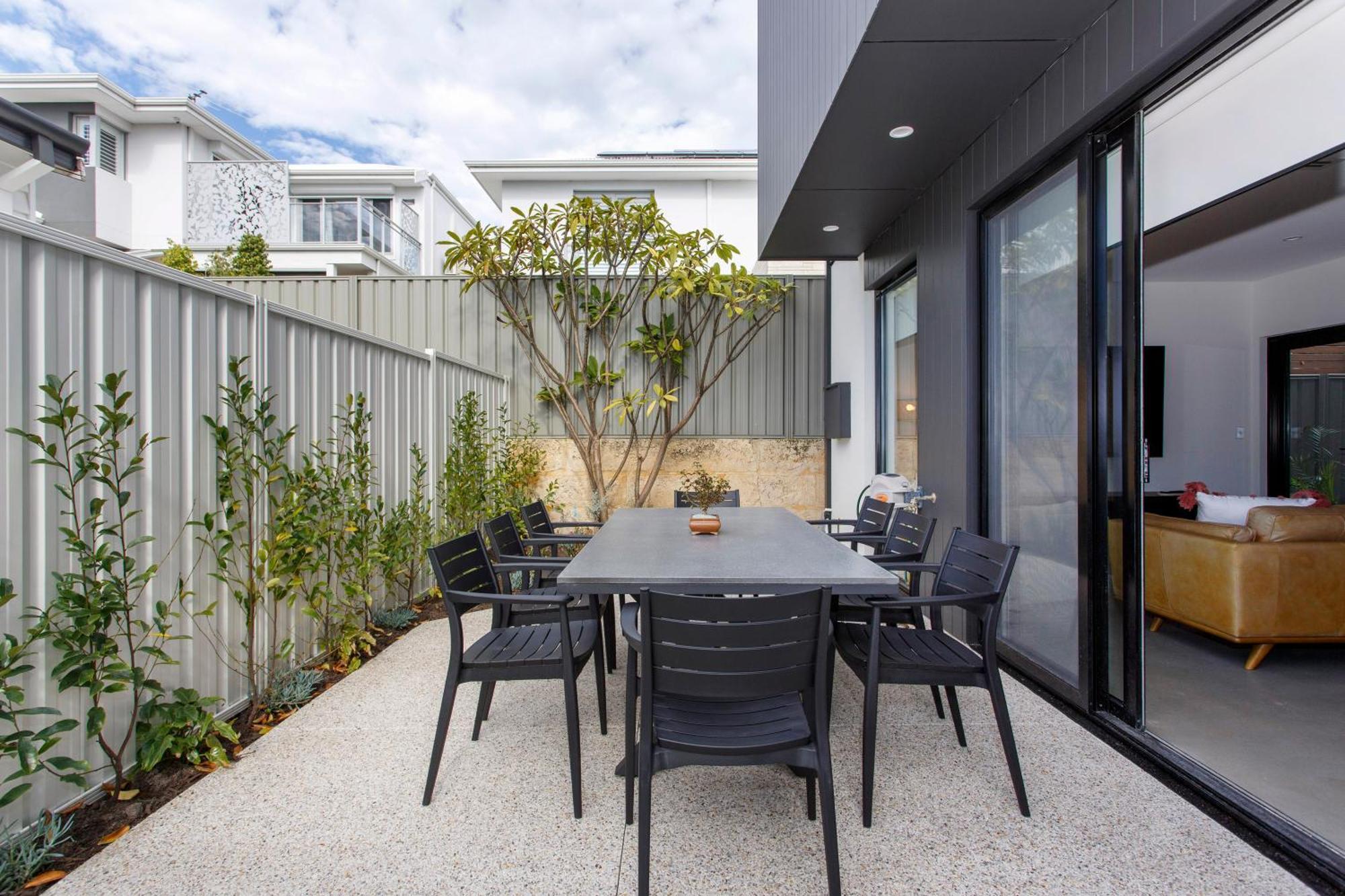 Scarborough Laneway Retreat Perth