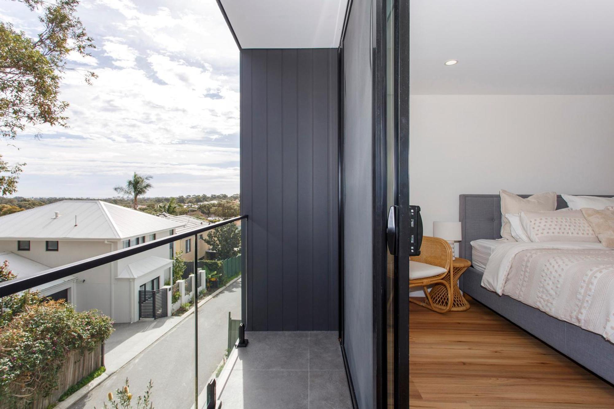 Scarborough Laneway Retreat Holiday home Perth