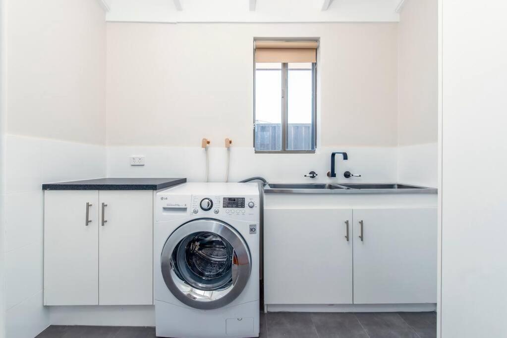 Delightful Getaway Steps From Attractions & Amenities * Perth