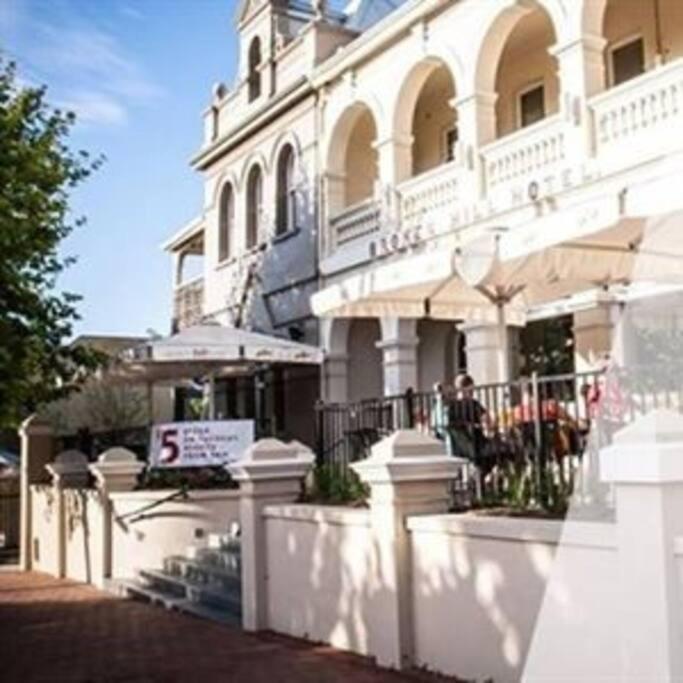 Delightful Getaway Steps From Attractions & Amenities Holiday home