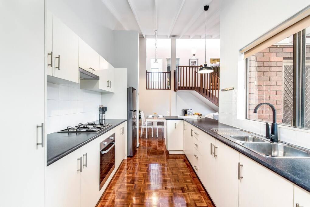 Delightful Getaway Steps From Attractions & Amenities Perth