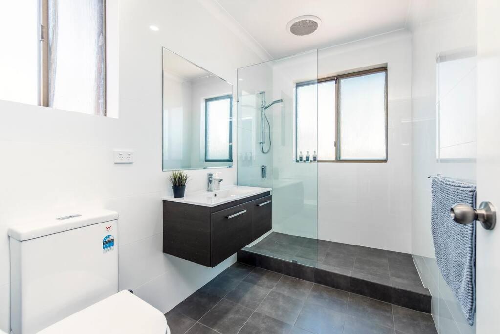 Delightful Getaway Steps From Attractions & Amenities Holiday home