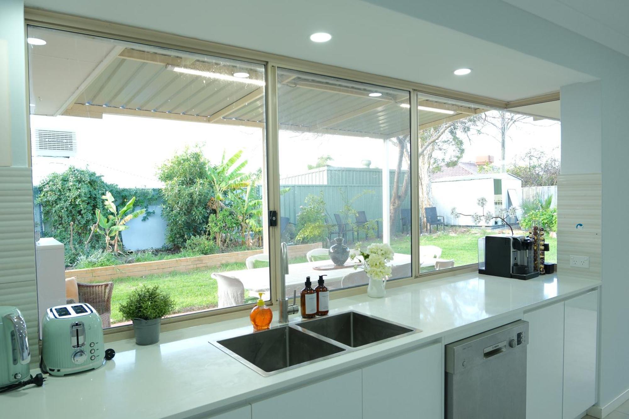 Luxurious Riverside 5bedroom House *