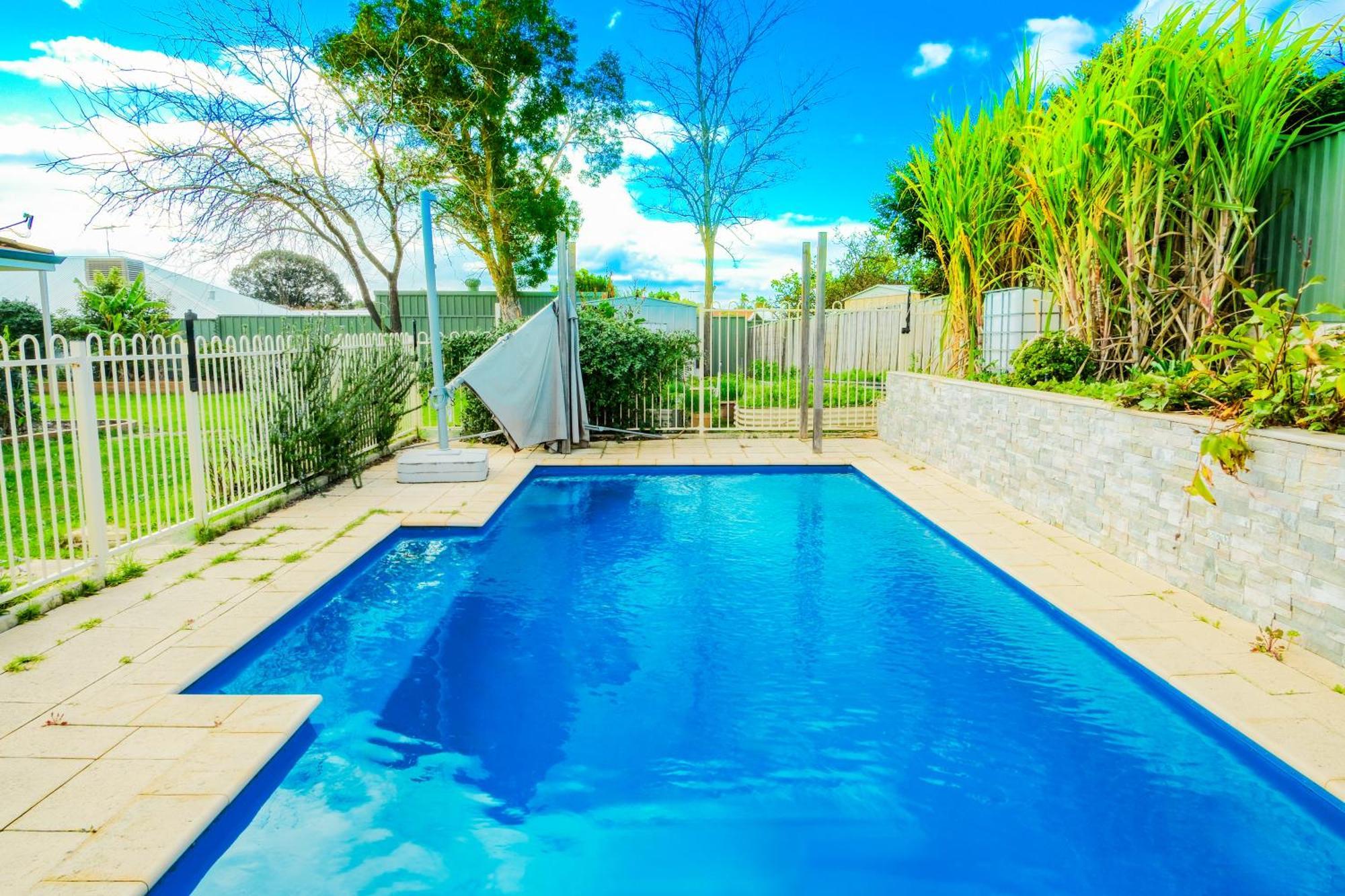 Luxurious Riverside 5bedroom House Perth