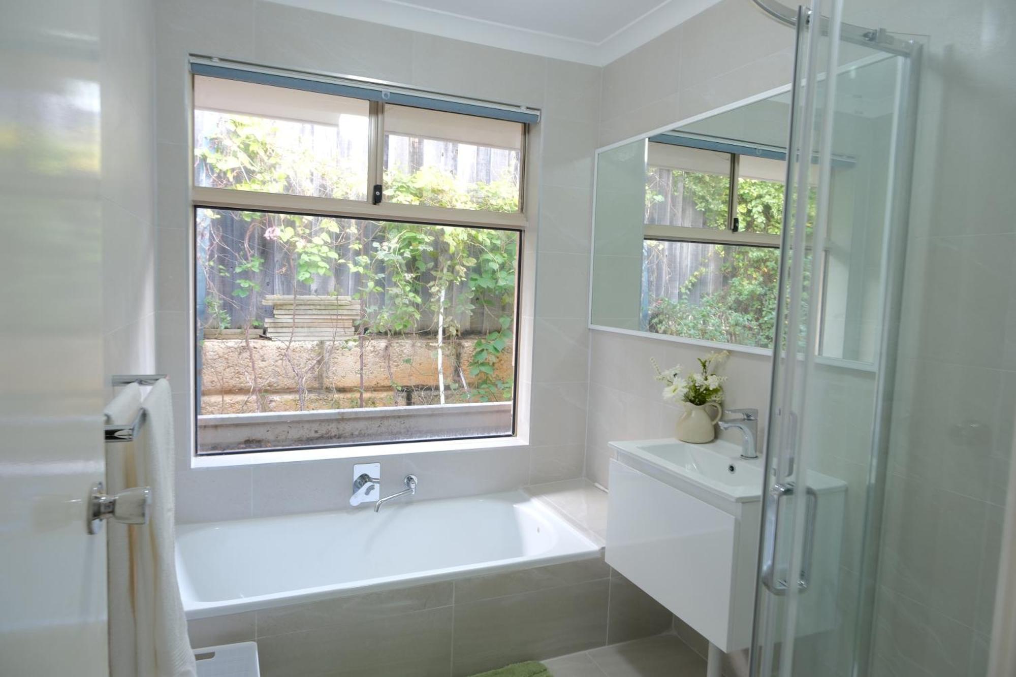 Luxurious Riverside 5bedroom House Holiday home Perth