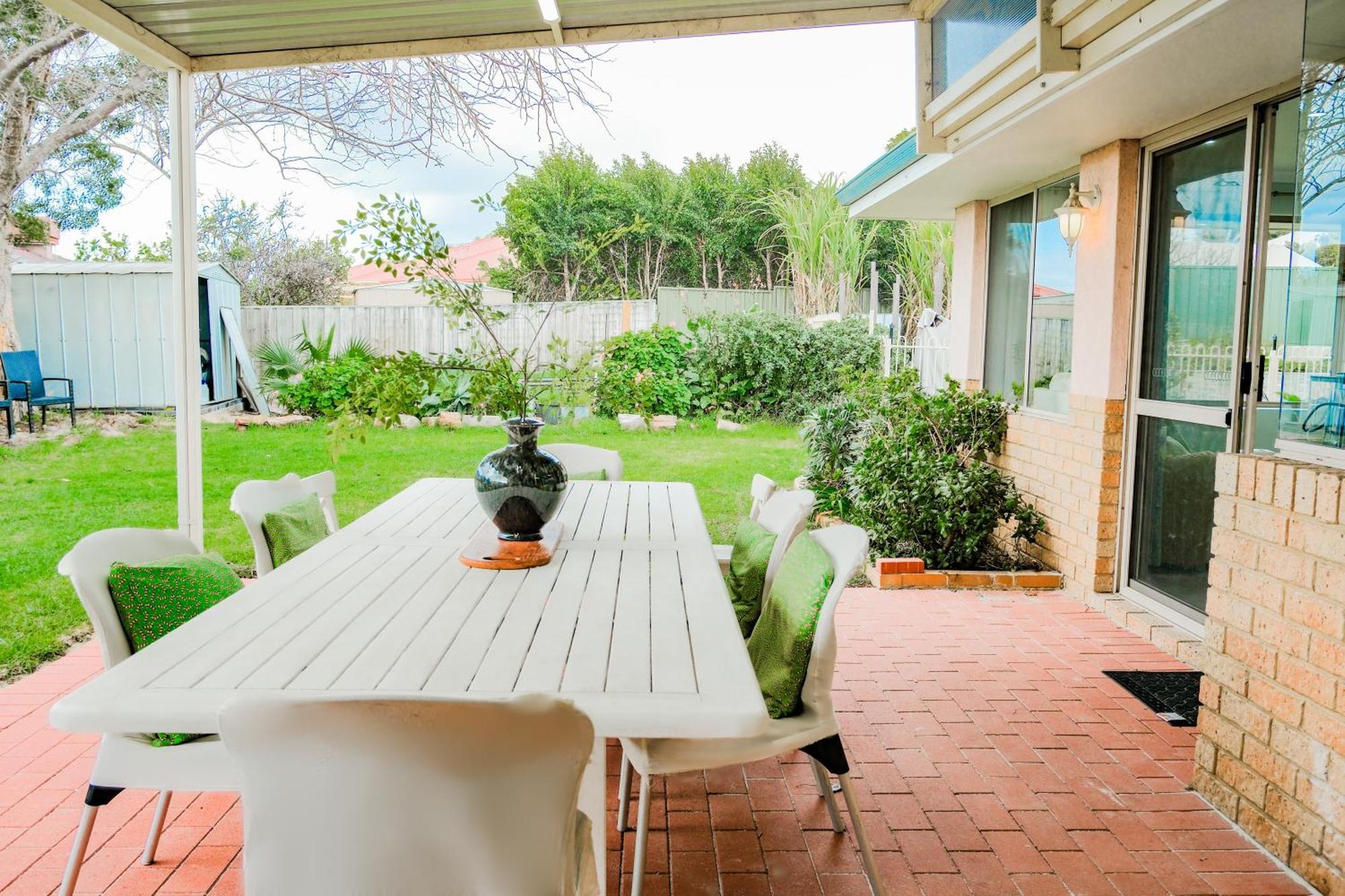 Luxurious Riverside 5bedroom House Holiday home *