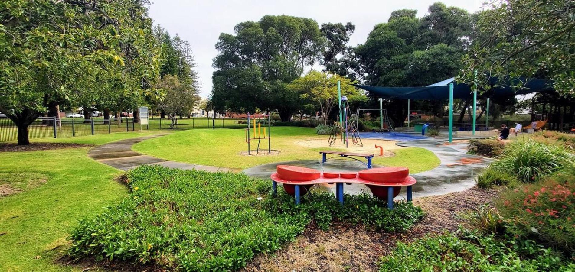 Serenity And Comfort In Subiaco 1 Bedroom Unit