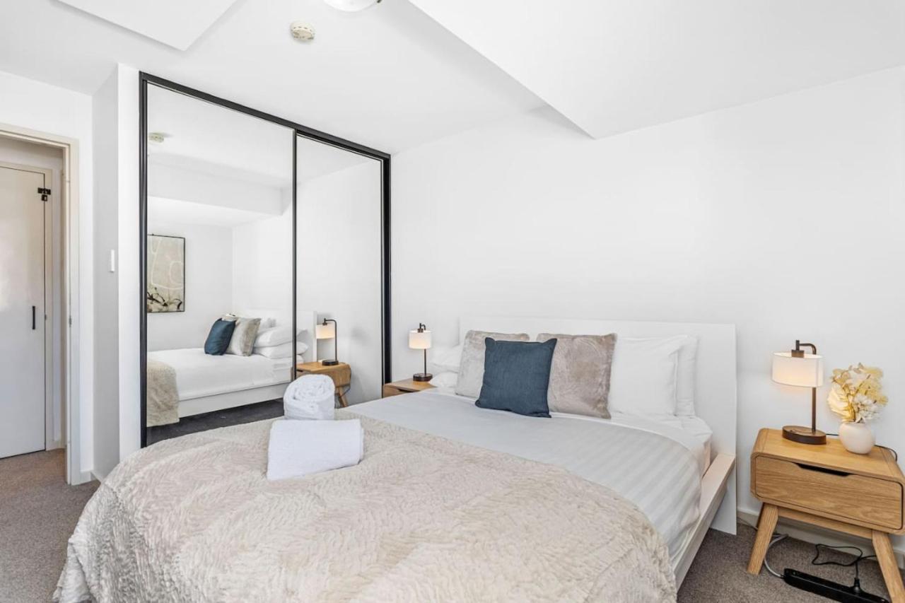Life 2br With Pool,gym, Sauna, Carbay Apartment Perth