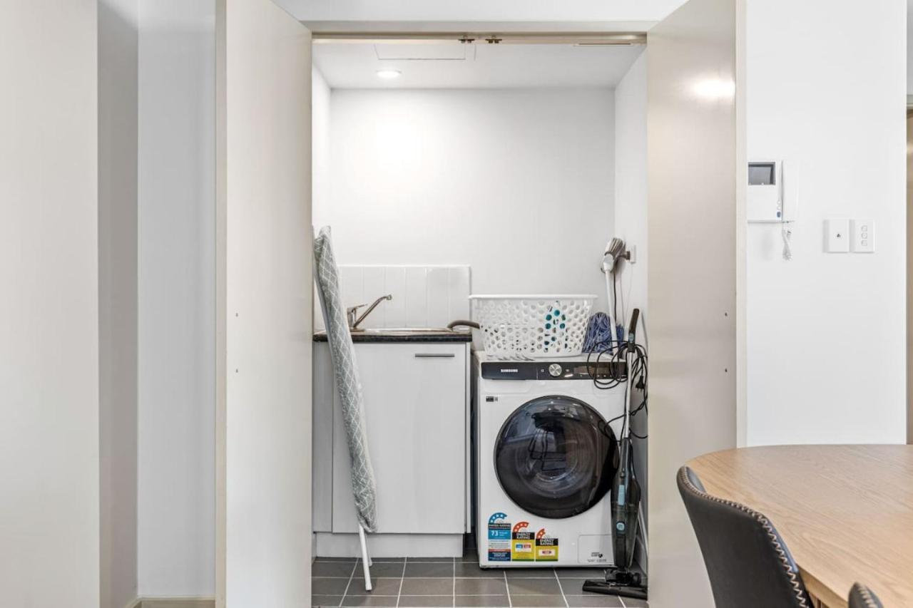 Apartment Life 2br With Pool,gym, Sauna, Carbay Perth