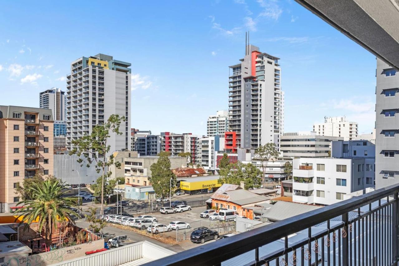 Apartment Life 2br With Pool,gym, Sauna, Carbay Perth