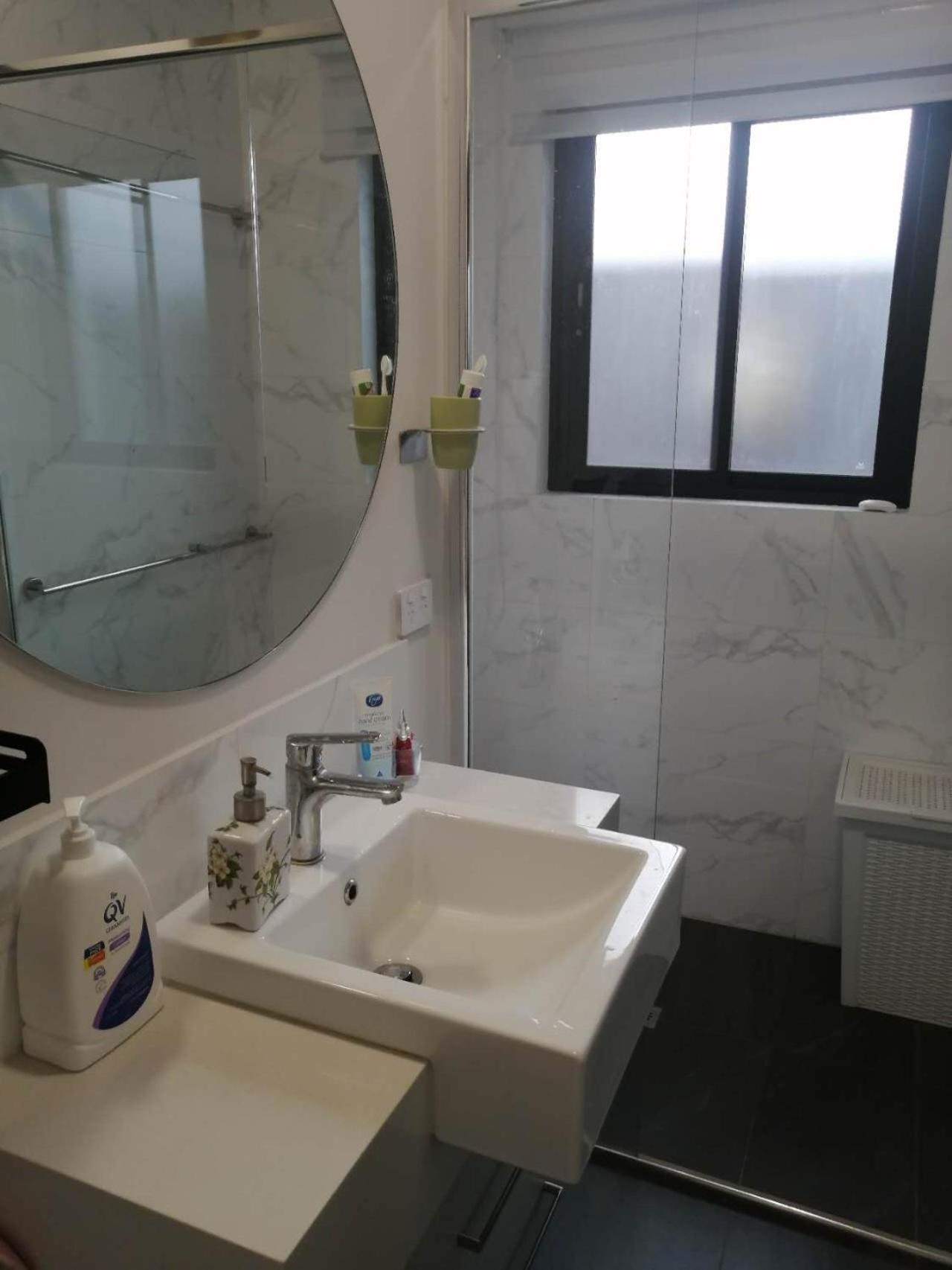Homestay Private & Cosy! Master Bedroom In With Garden View
