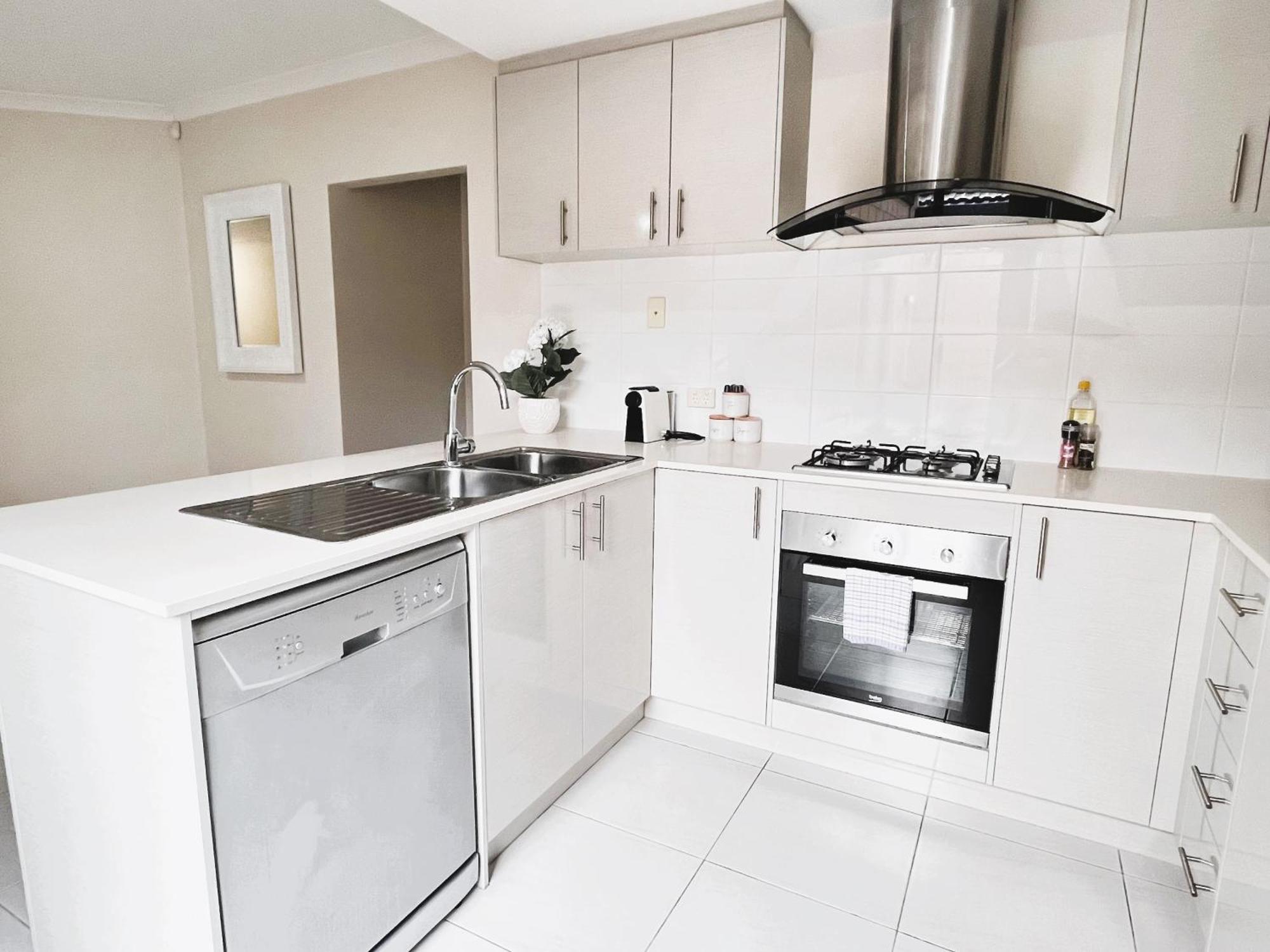 1 Sparkling Sanctuaryjoondana3brgarage Holiday home Perth