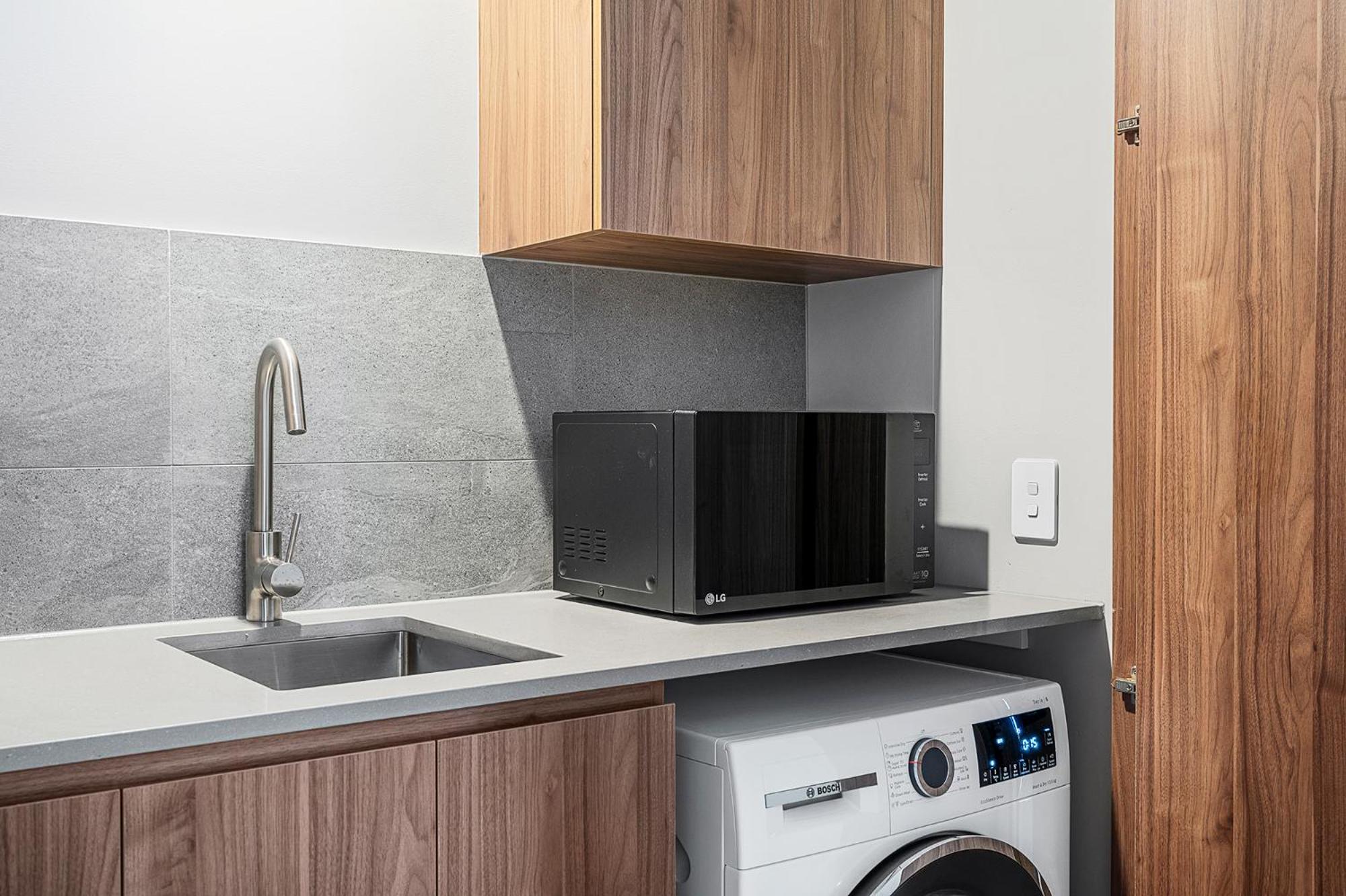 Forbes Manaa Living Apartment