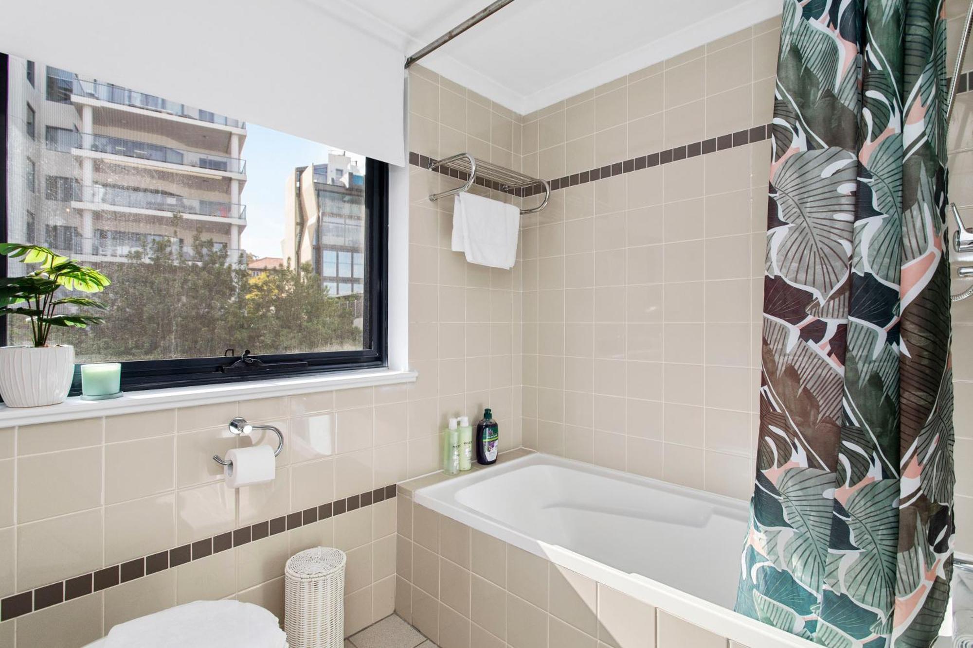 610 Chic Living *