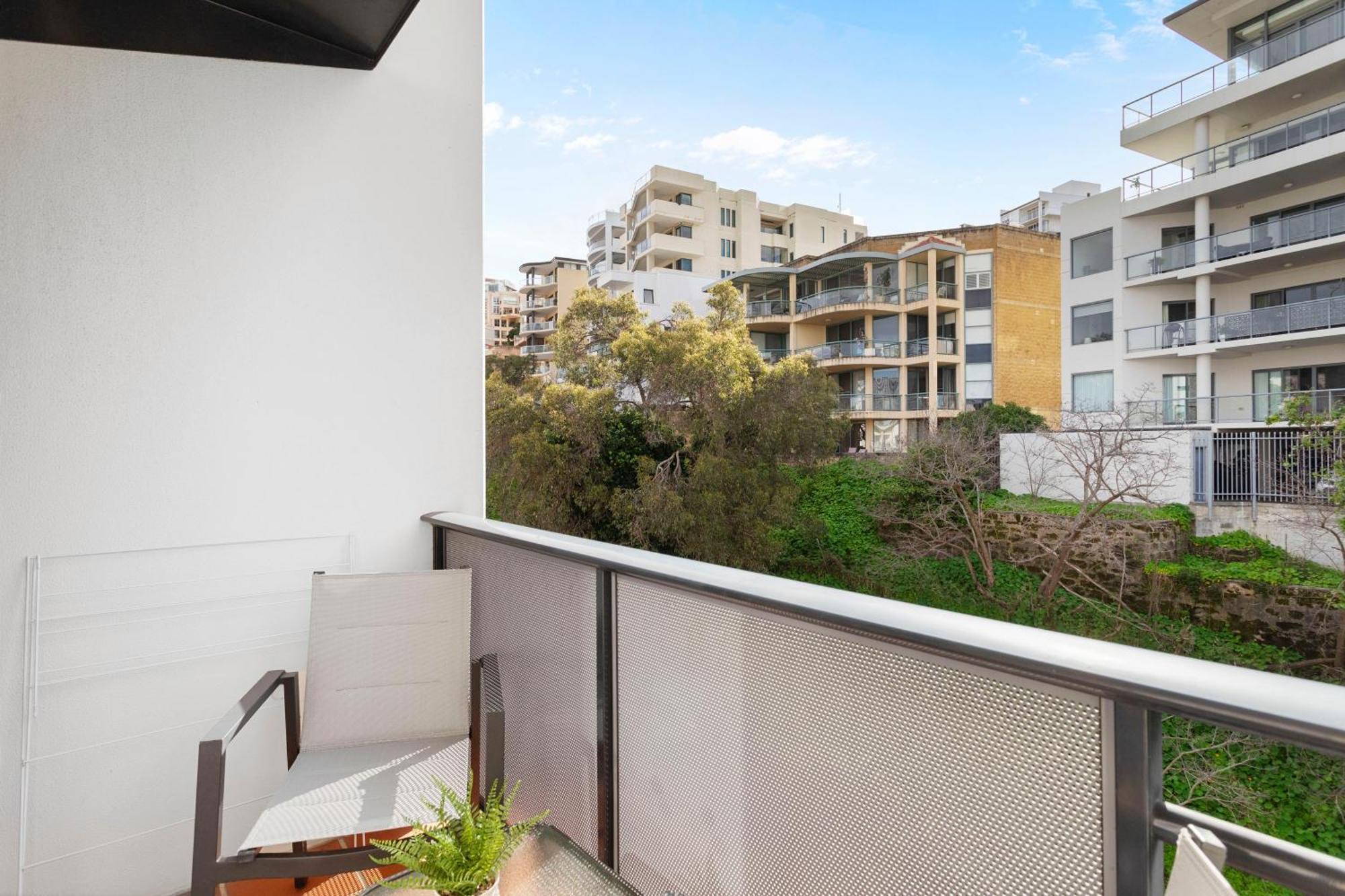 Apartment 610 Chic Living
