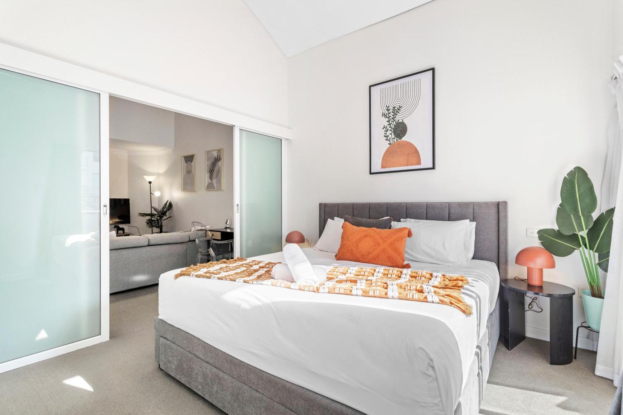 610 Chic Living *