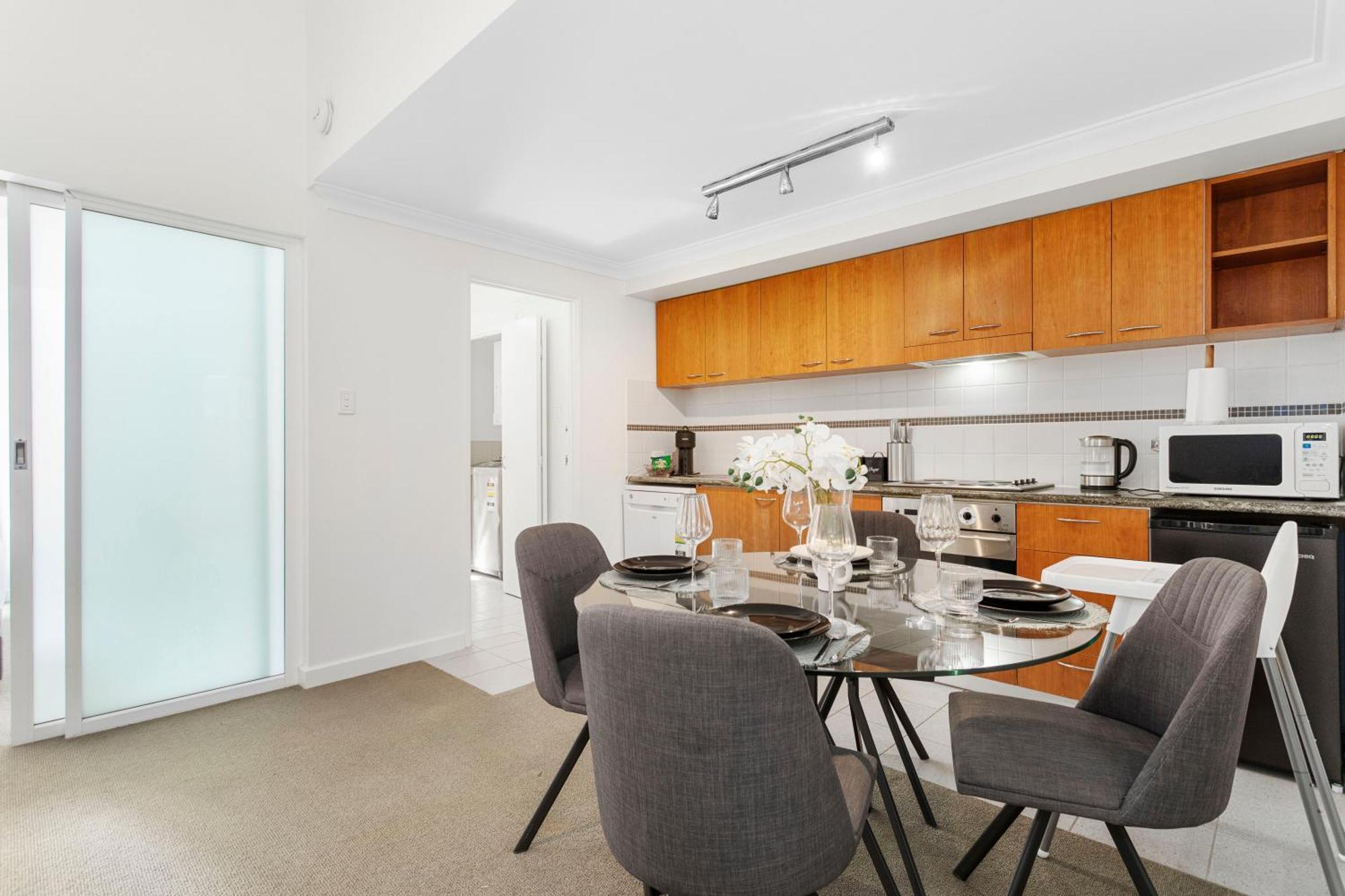 Apartment 610 Chic Living
