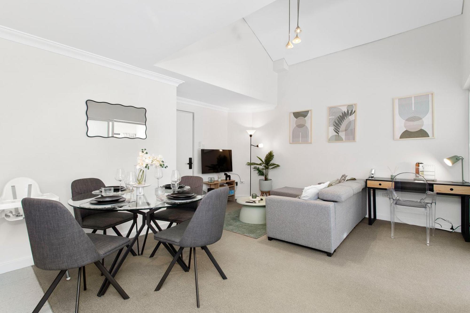 610 Chic Living * Perth