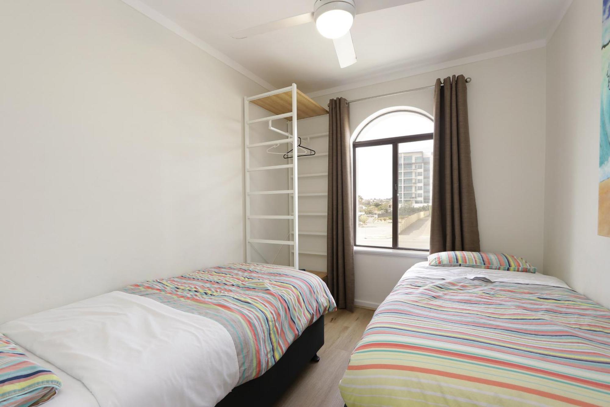 Light & Bright Apartment, 5 Minute Walk To The Perth