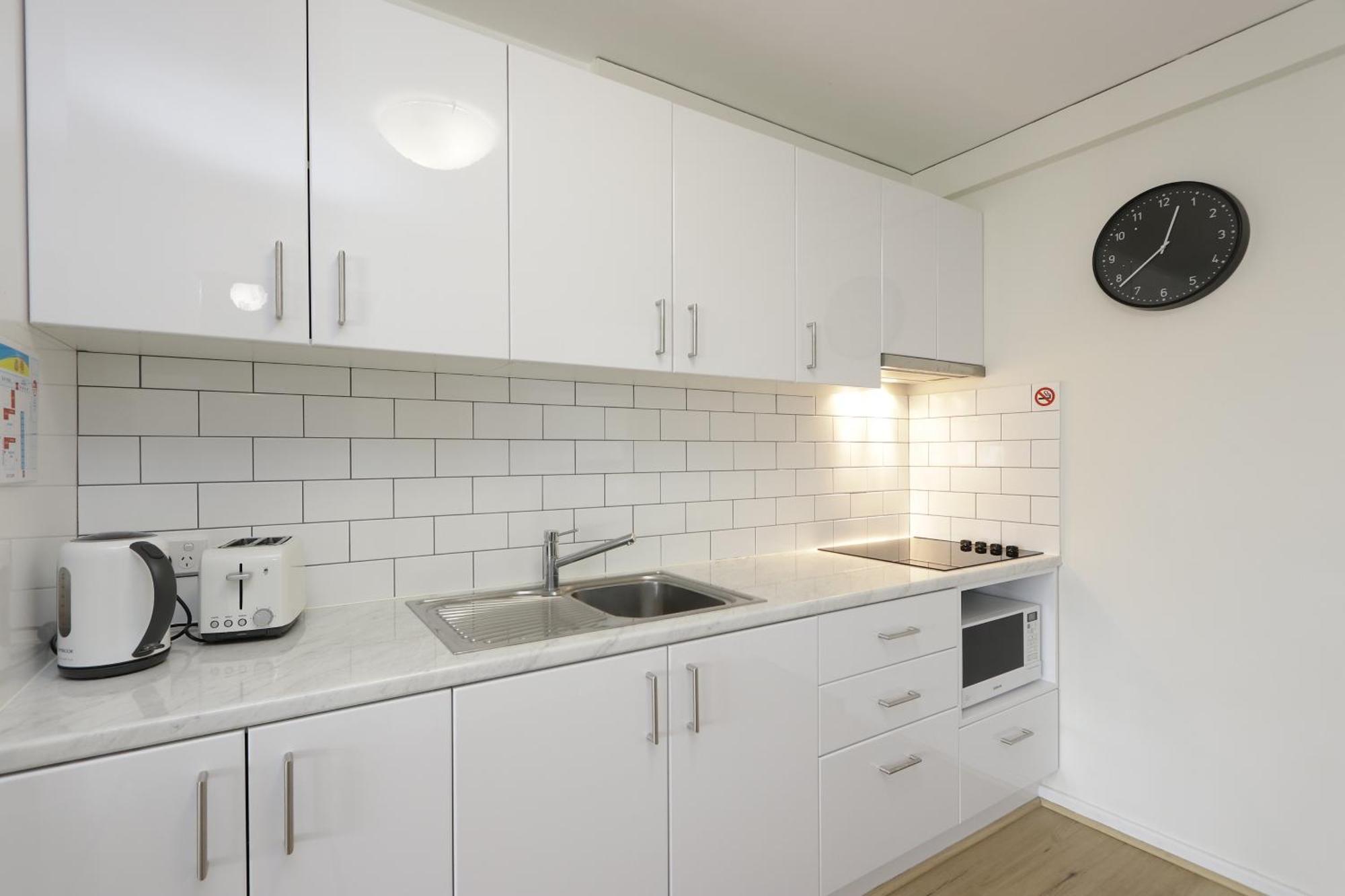 Light & Bright Apartment, 5 Minute Walk To The Apartment