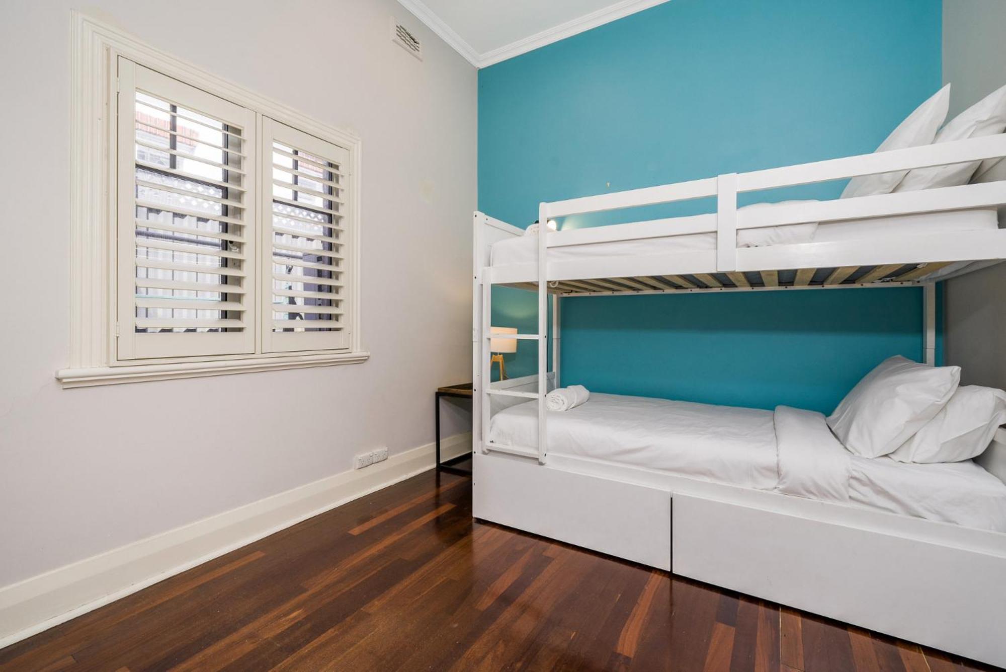 Holiday home Incredible 3-bed Renovated With Huge Garden