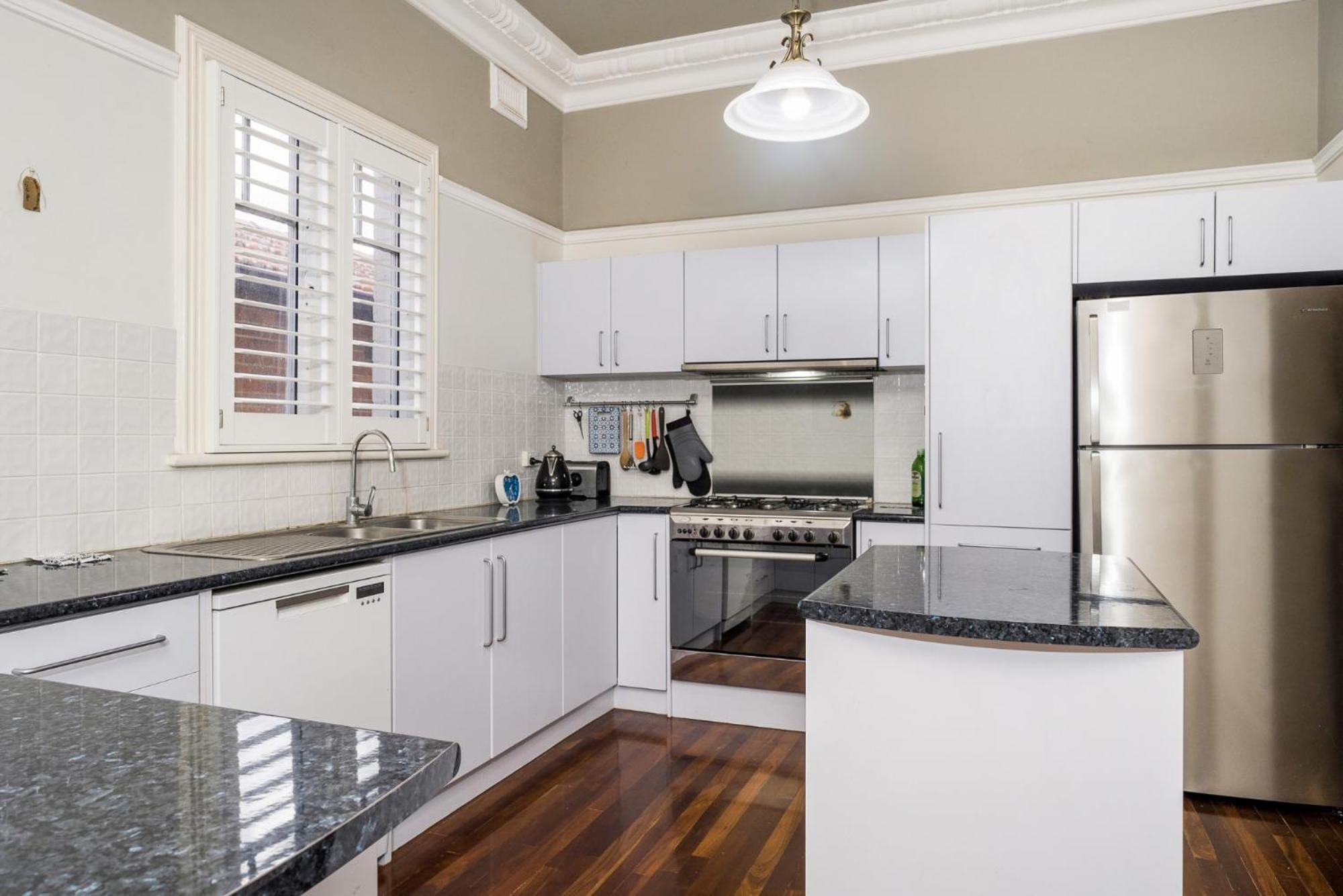 Incredible 3-bed Renovated With Huge Garden *