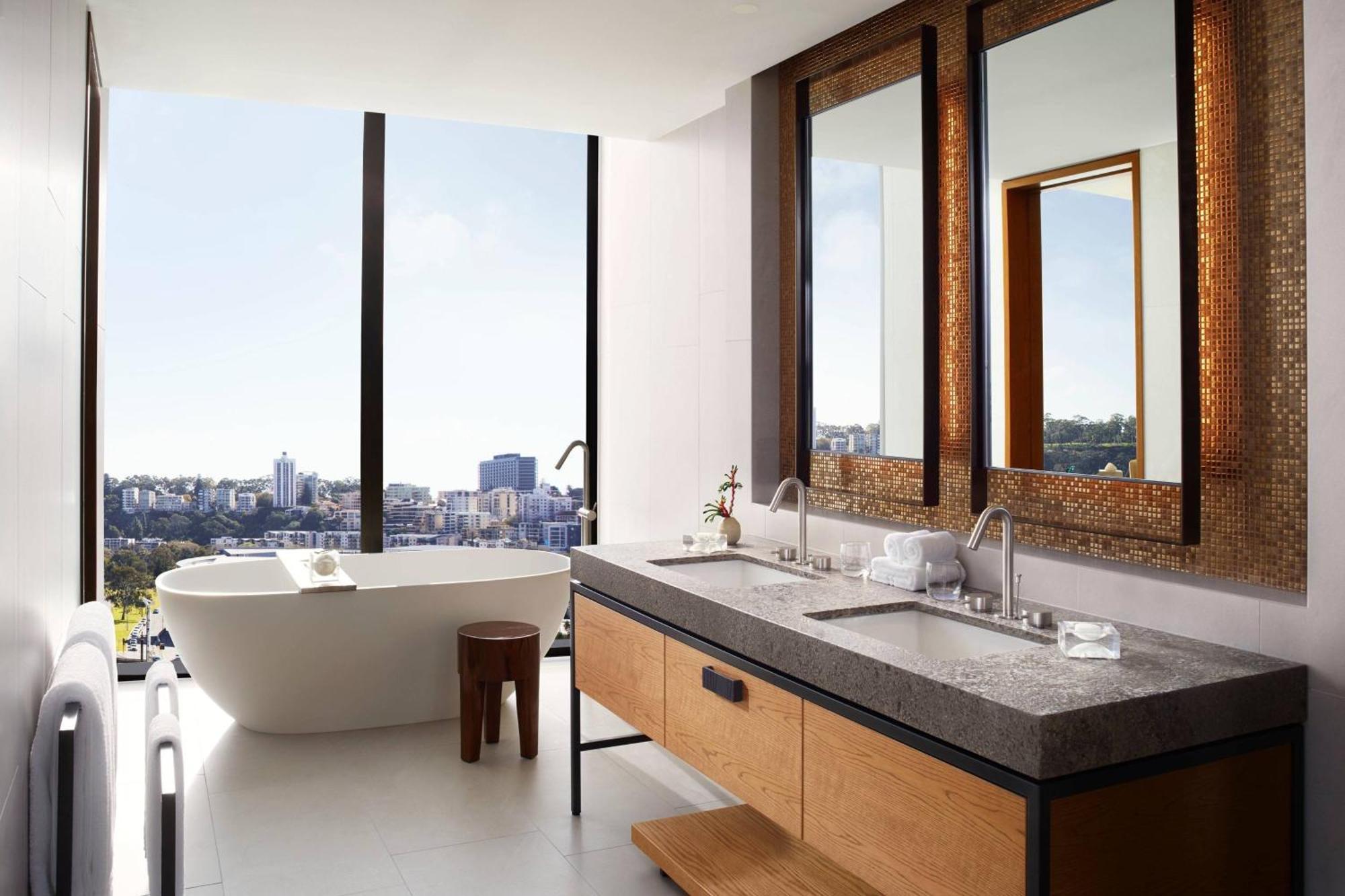 The Ritz-carlton, Hotel 5*