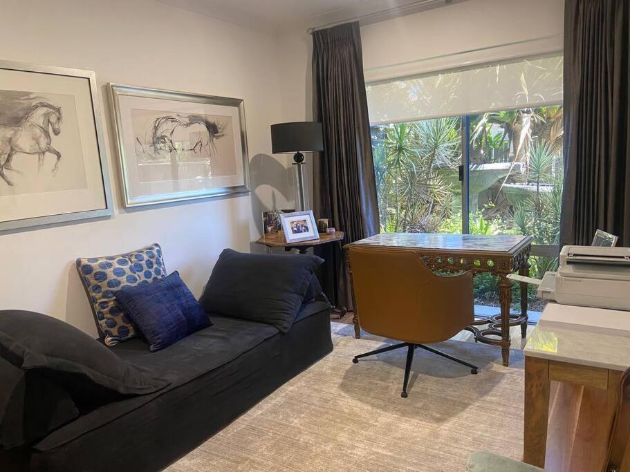 Luxury Executive With Pool Holiday home *