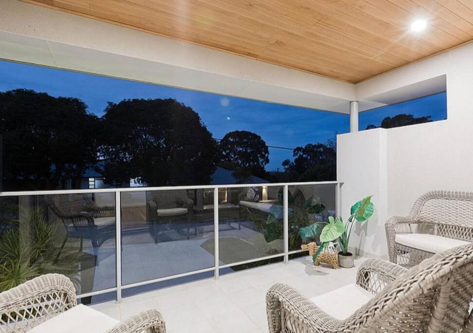 Luxury Executive With Pool Holiday home *