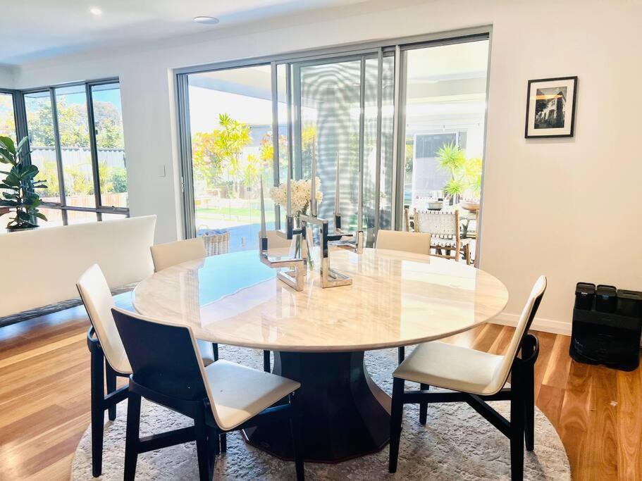Luxury Executive With Pool * Perth
