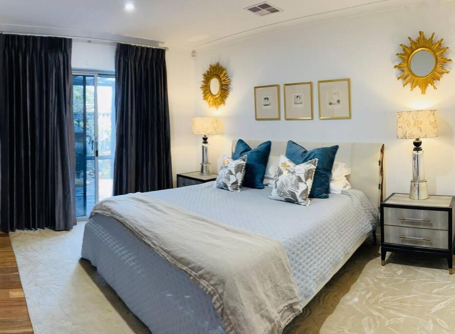 Holiday home Luxury Executive With Pool *