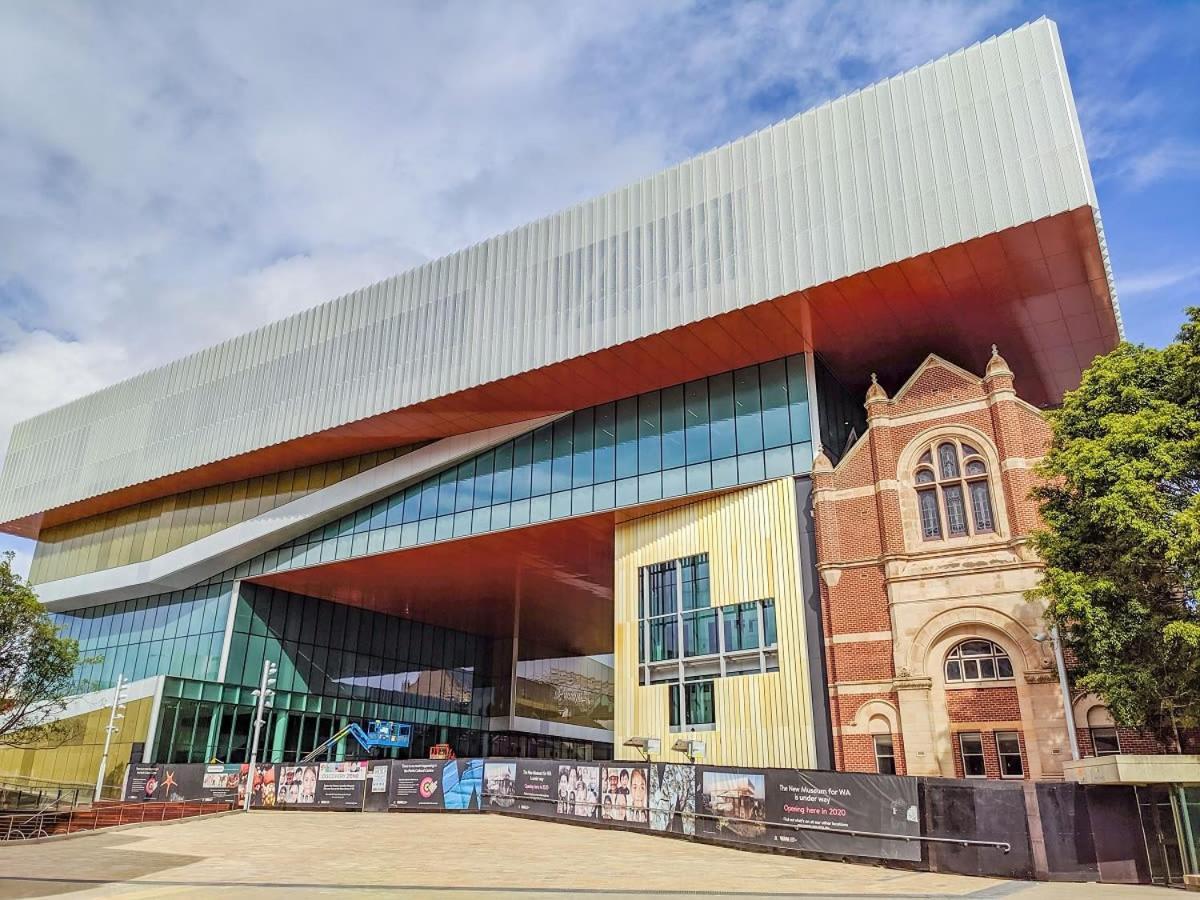 Sleek Northbridge Getaway * Perth