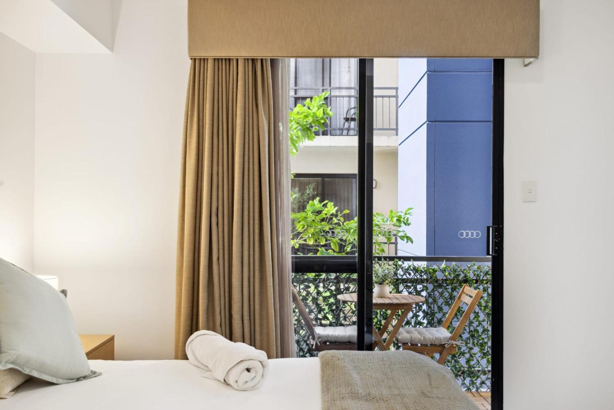 Sleek Northbridge Getaway Apartment *