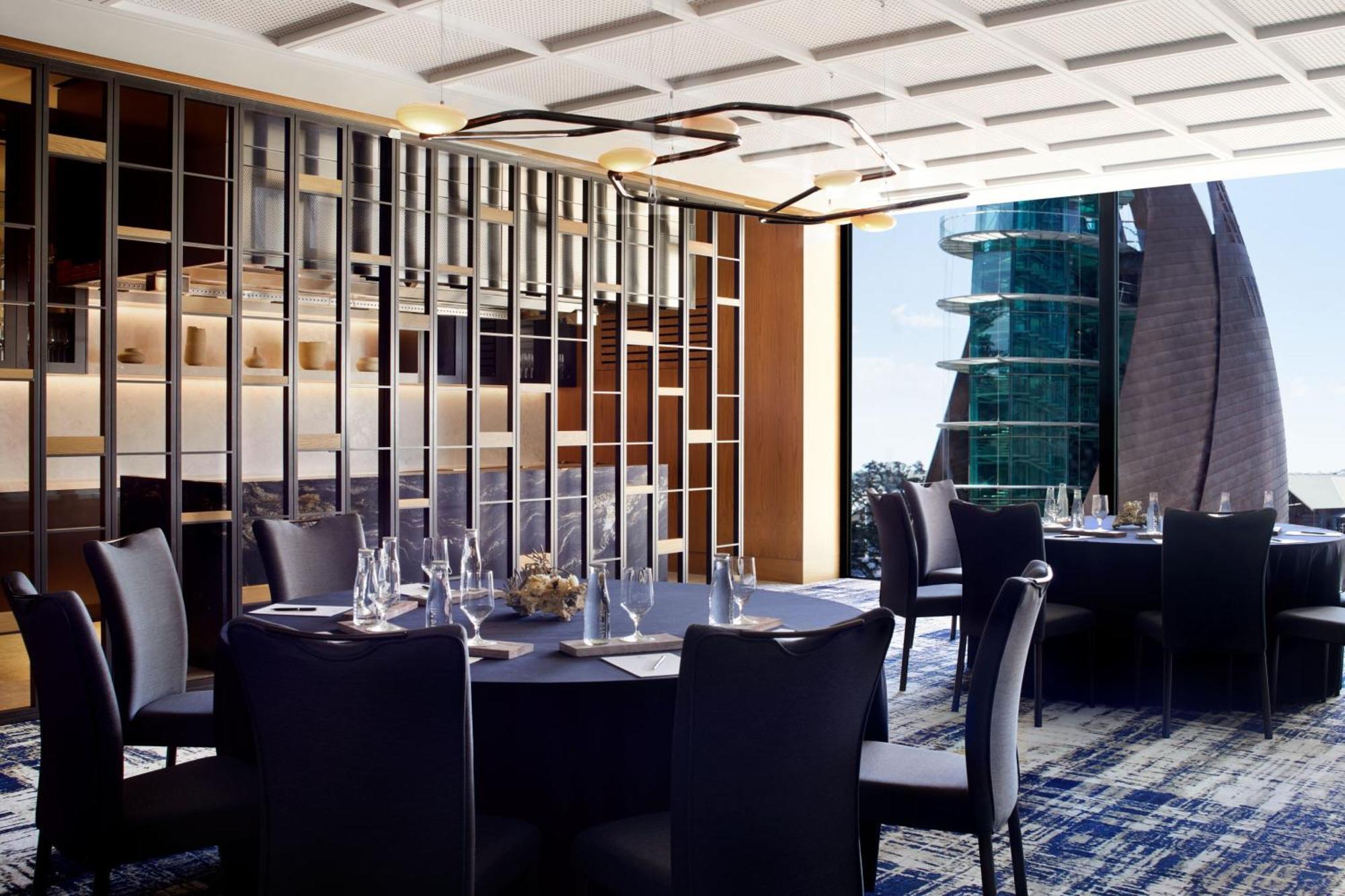 The Ritz-carlton, Hotel
