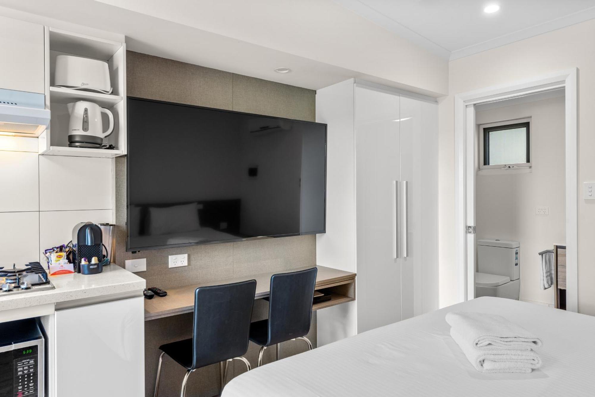 Discovery Parks - Airport 4*
