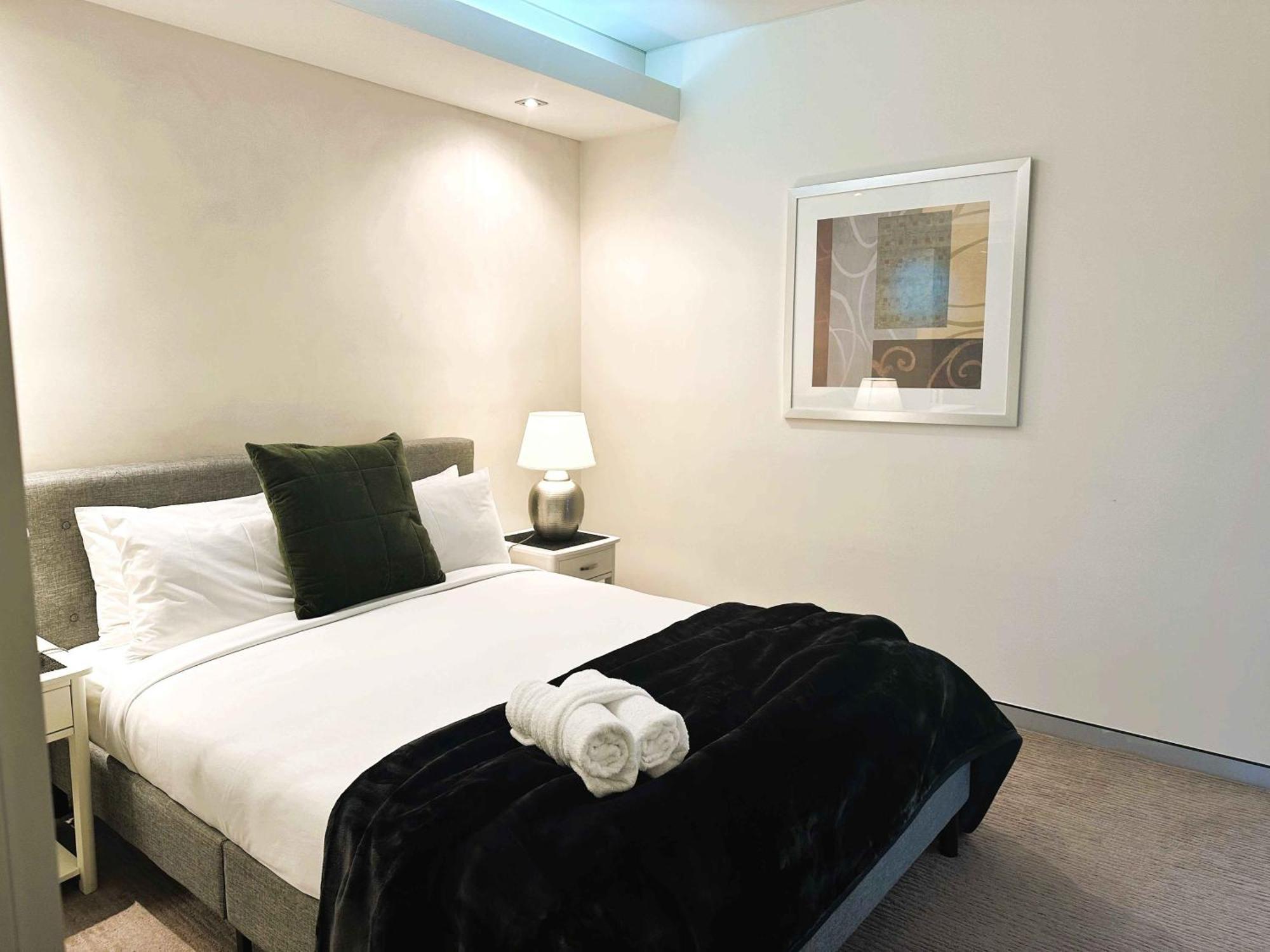 114 Incredible Cbd Swanriver Prkg * Perth