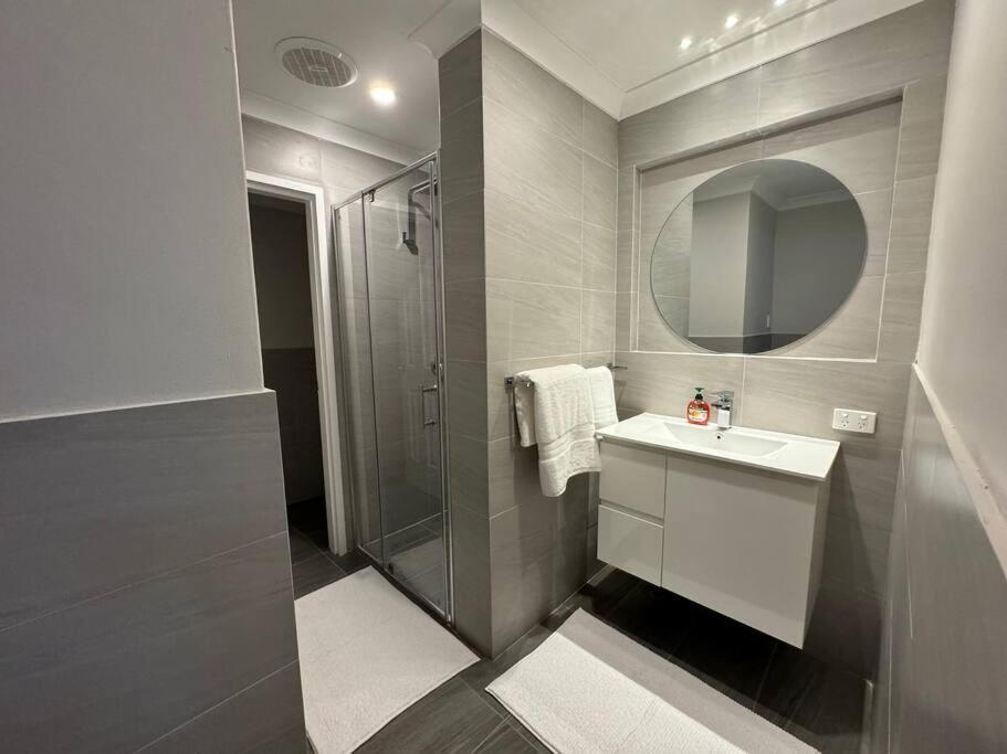 Holiday home Deluxe Modern Family With Pool Perth