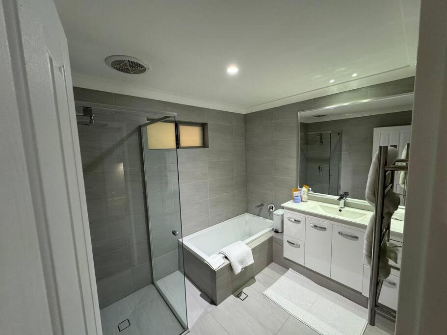Holiday home Deluxe Modern Family With Pool Perth