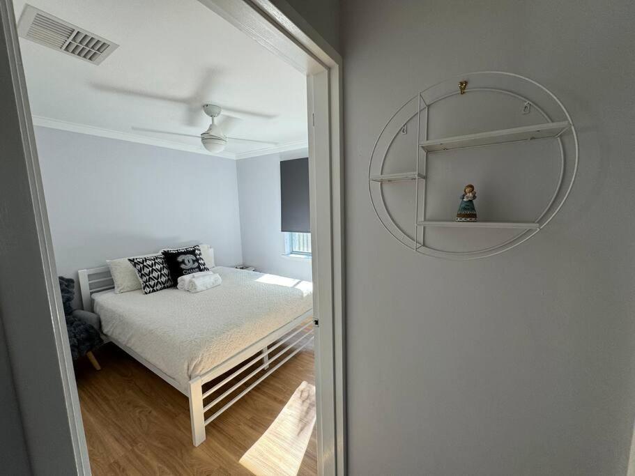 Deluxe Modern Family With Pool * Perth