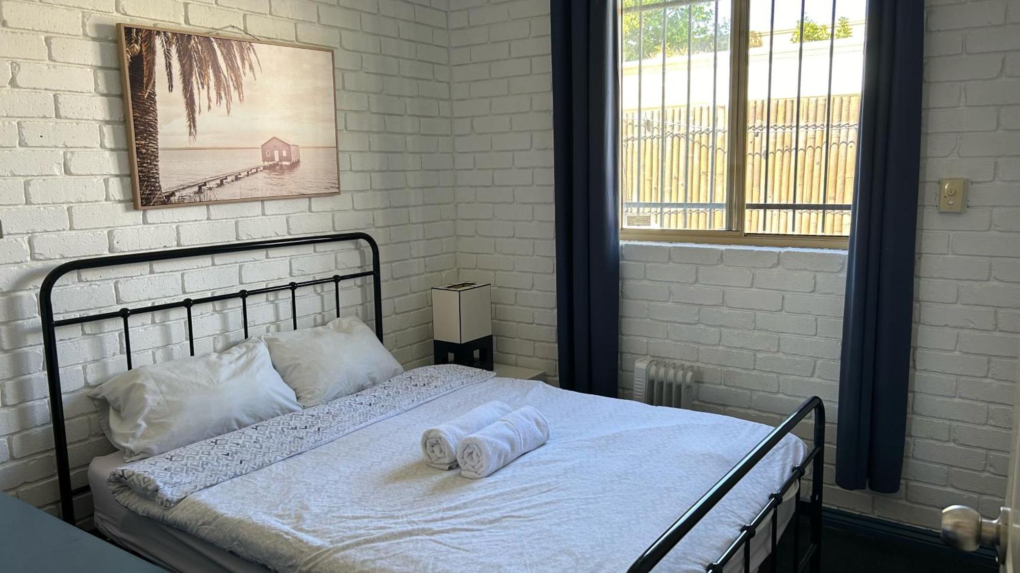 Hostel Shiralee -note - Valid Passport Required To Check In Perth
