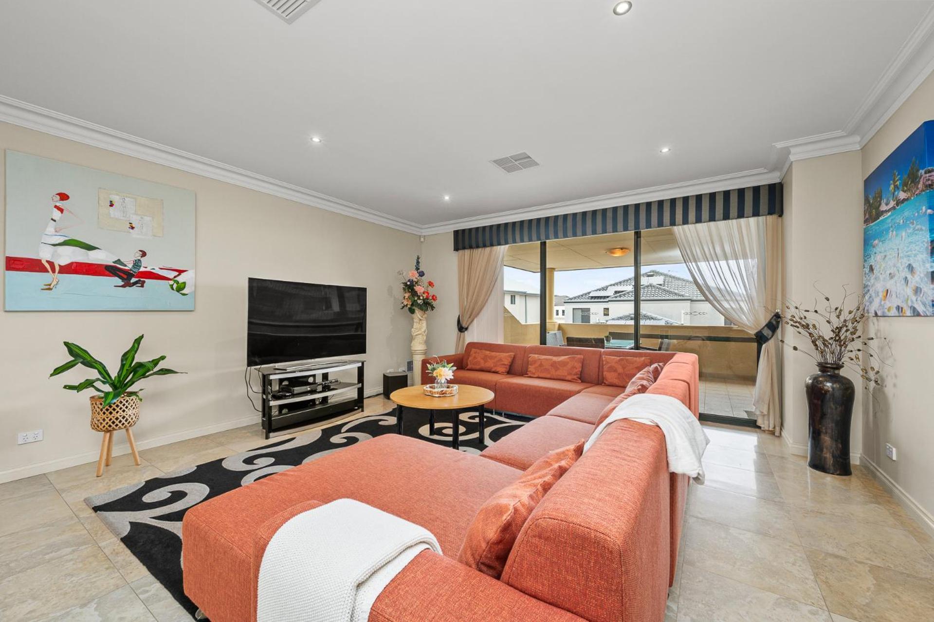 2-story, Views, Bbq & Holiday home *